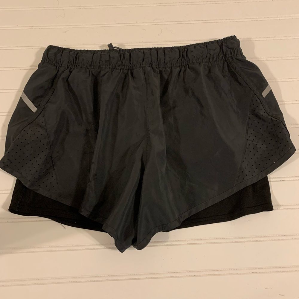Legend woman’s shorts size XL like new